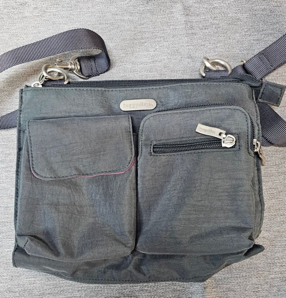 Baggallini Everything Crossbody Travel Bag Lightweight Multi Pocketed Gray Pink